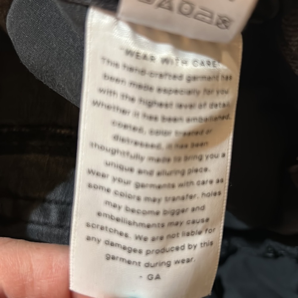 Good American denim. NWT Size 6/28. - Picture 13 of 14